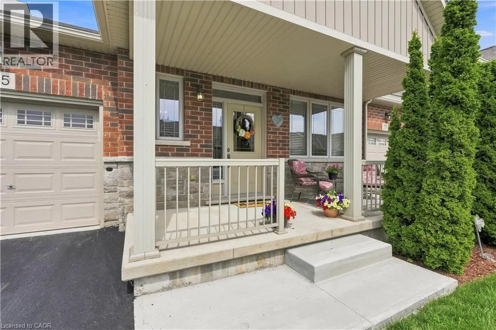 25 STICKLAND Lane