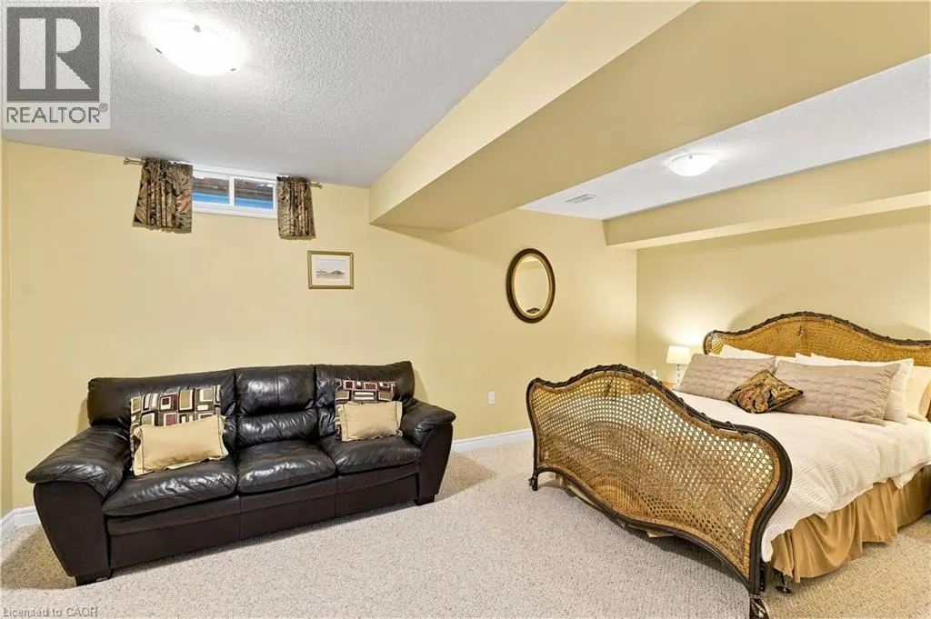 25 STICKLAND Lane