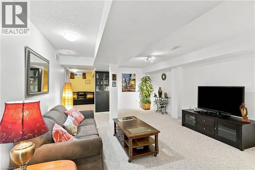 25 STICKLAND Lane