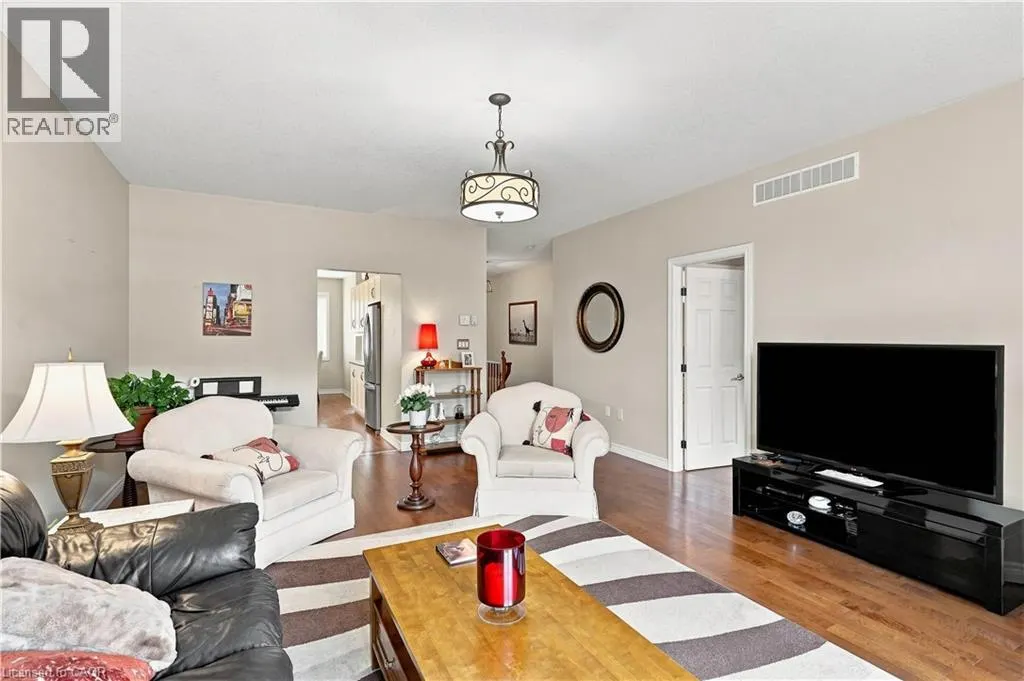 25 STICKLAND Lane