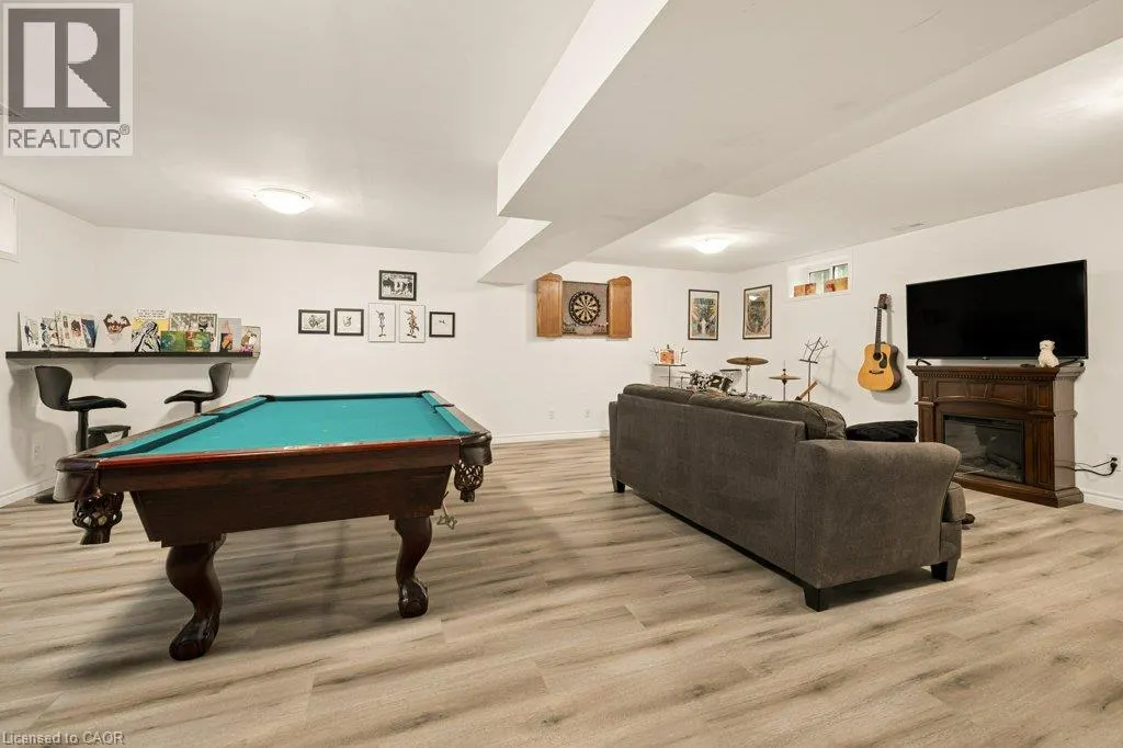 9 PARK Avenue W