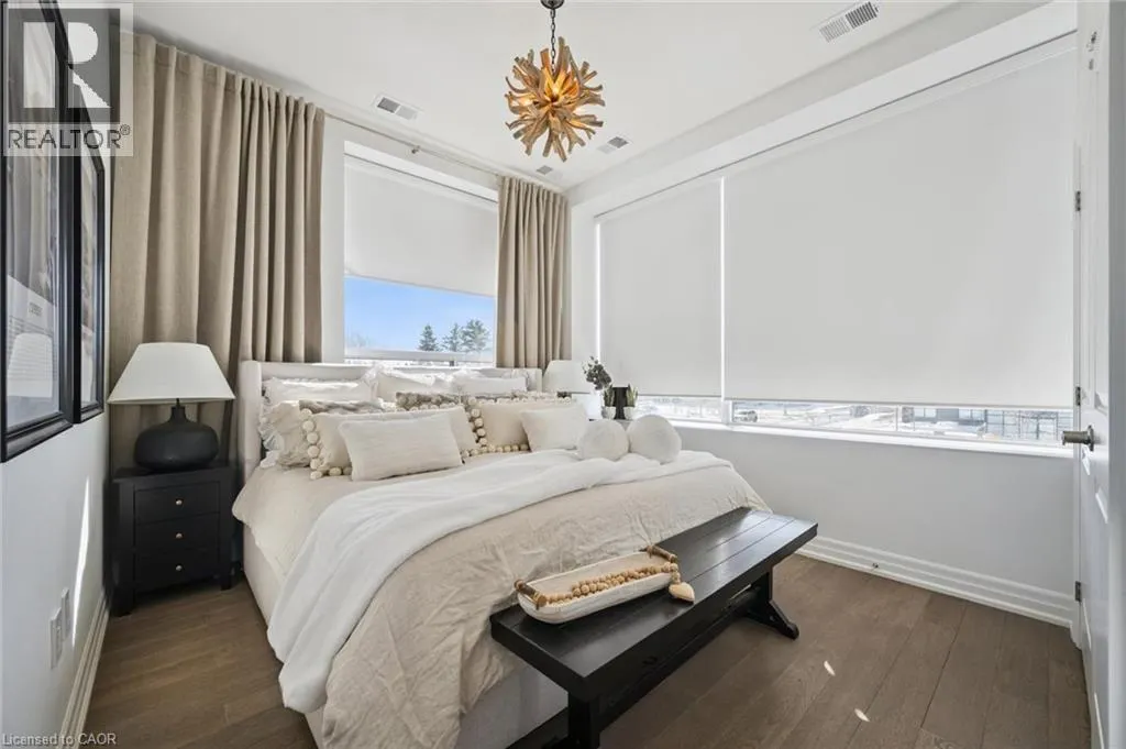 1880 GORDON Street Unit# 204 #204