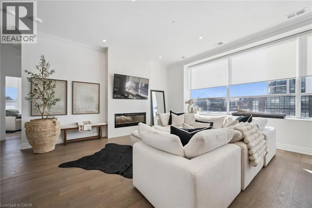 1880 GORDON Street Unit# 204 #204