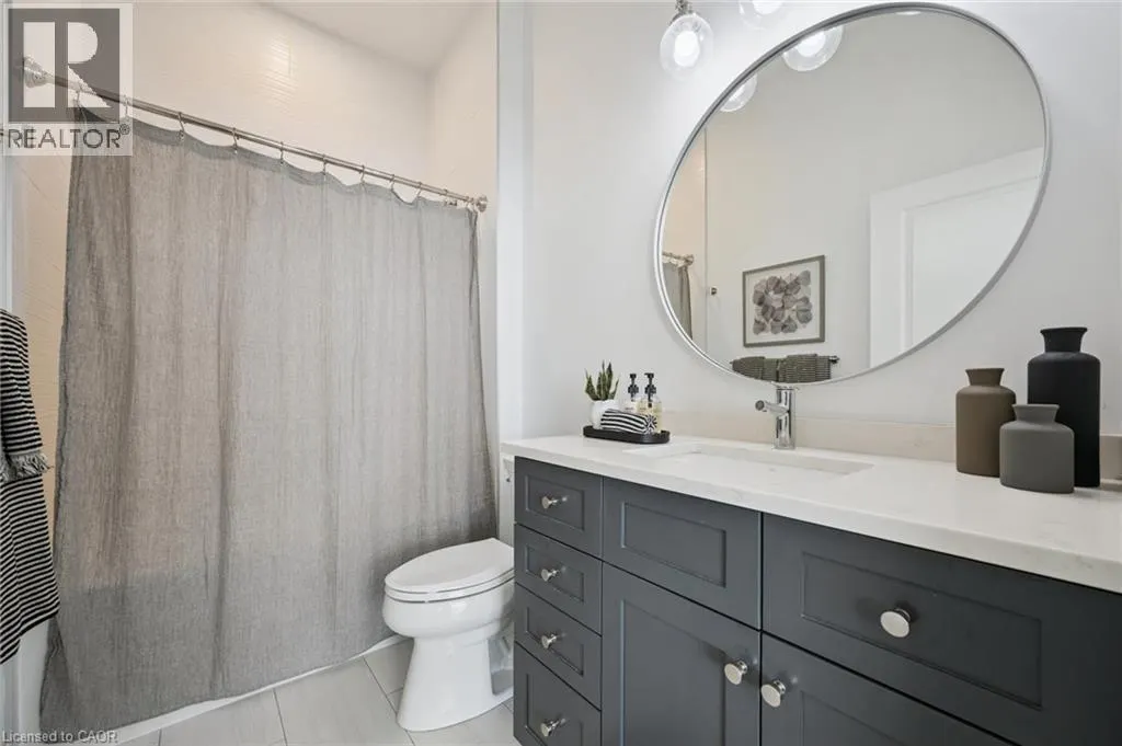 1880 GORDON Street Unit# 204 #204