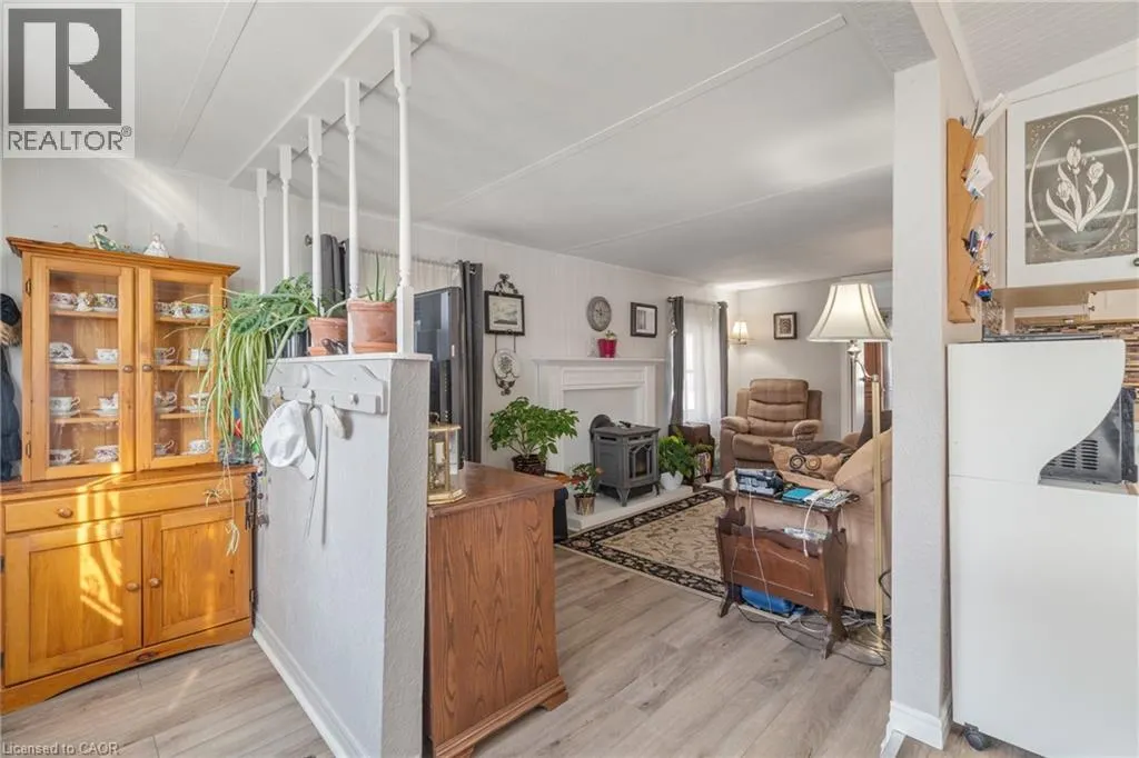 524 POPLAR Place