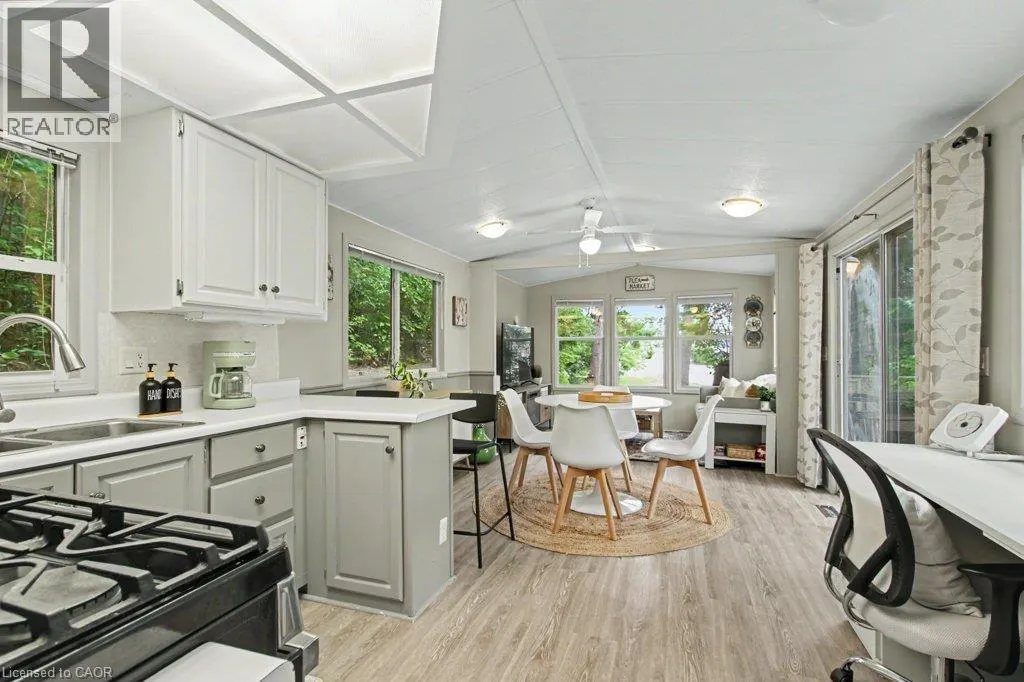 673 BRANT-WATERLOO Road Unit# 77 #77