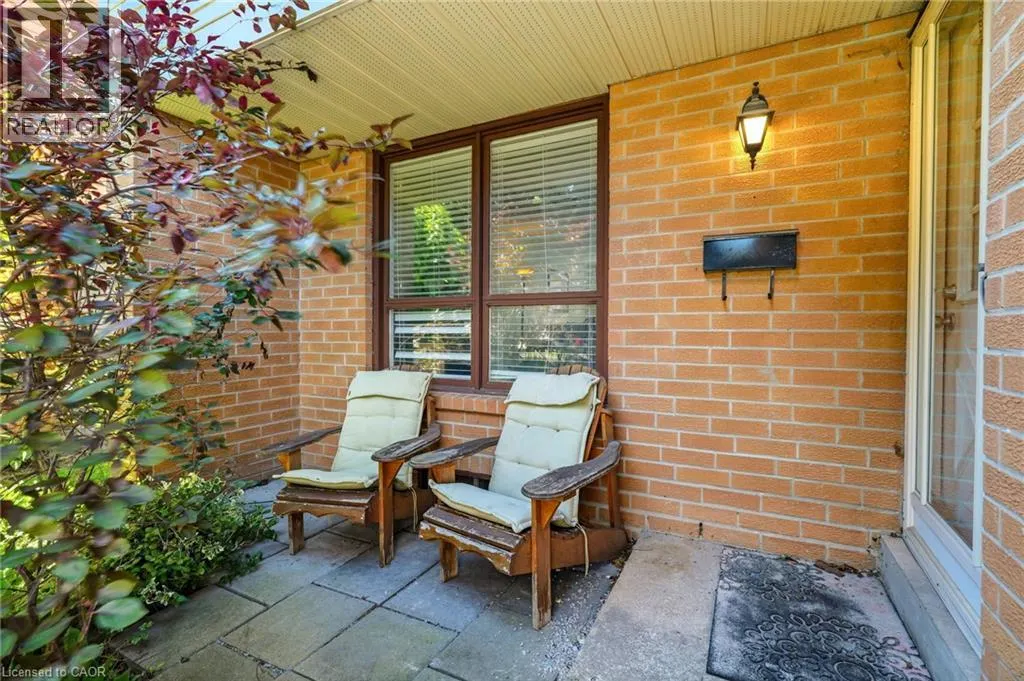 4 EILEEN Street