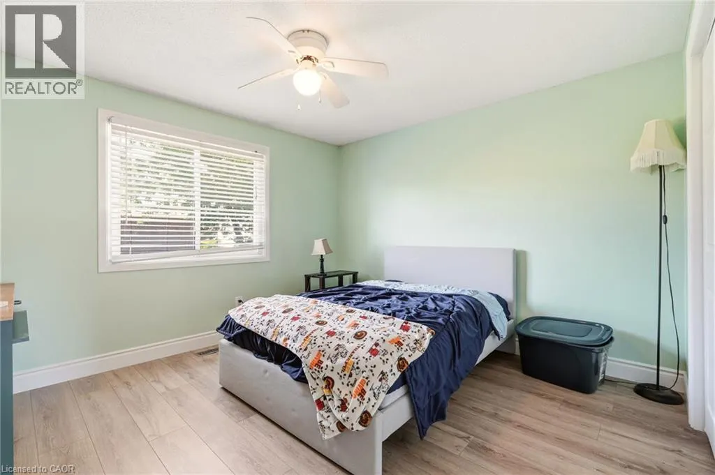 4 EILEEN Street