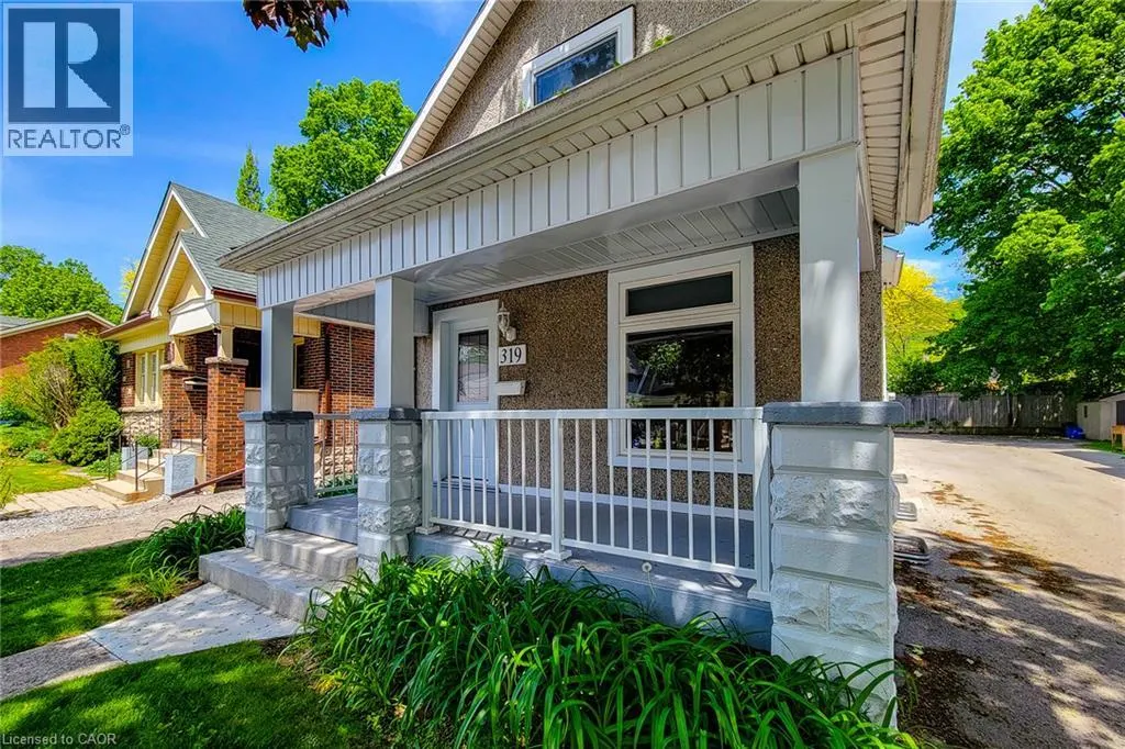 319 KING Street W