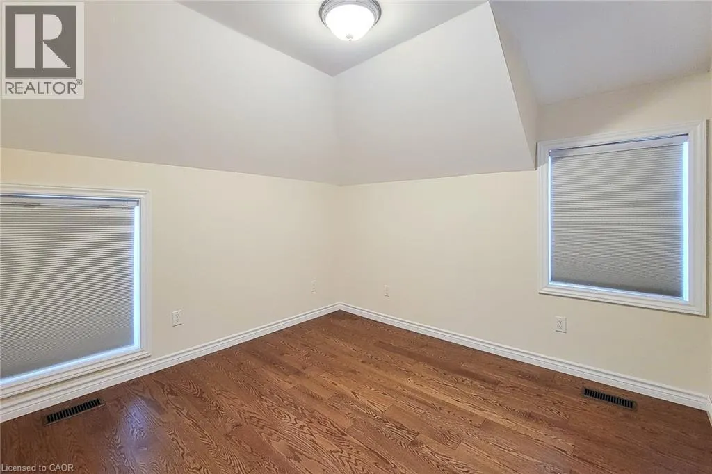 319 KING Street W