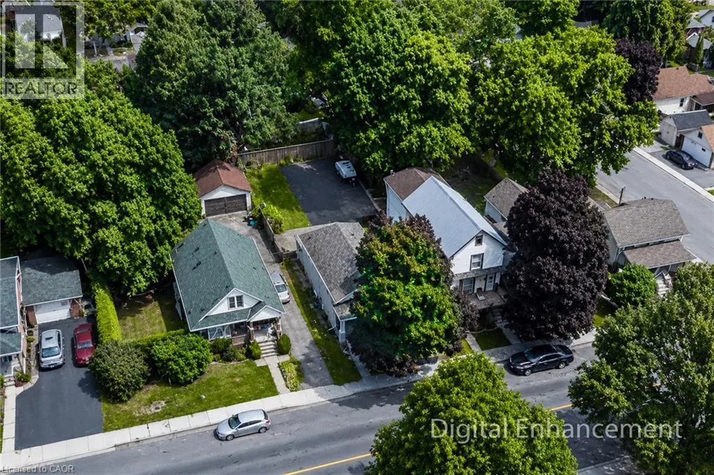 319 KING Street W
