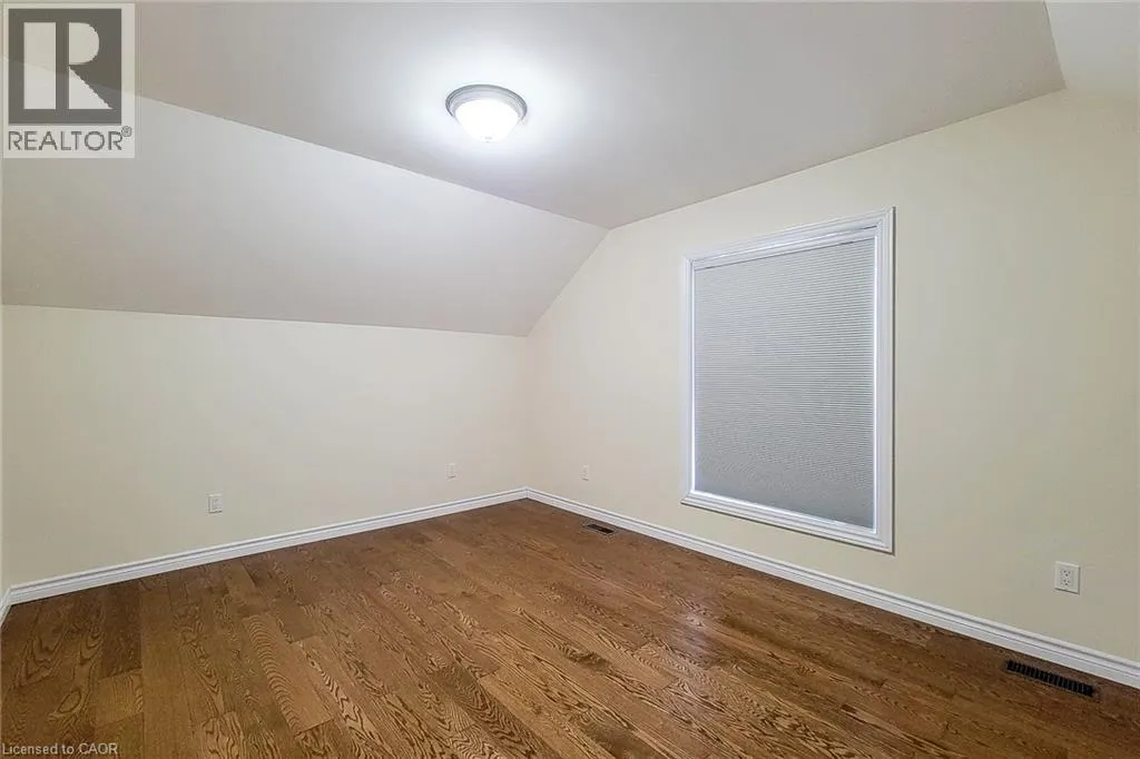 319 KING Street W