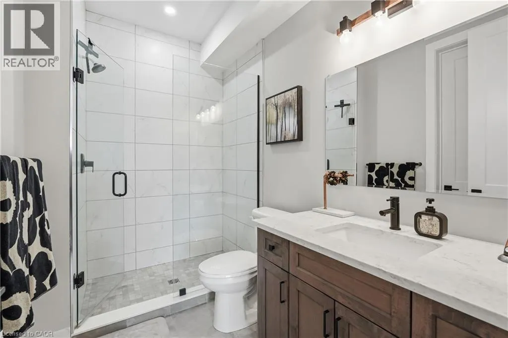 744 NELSON Street W Unit# 4 #4