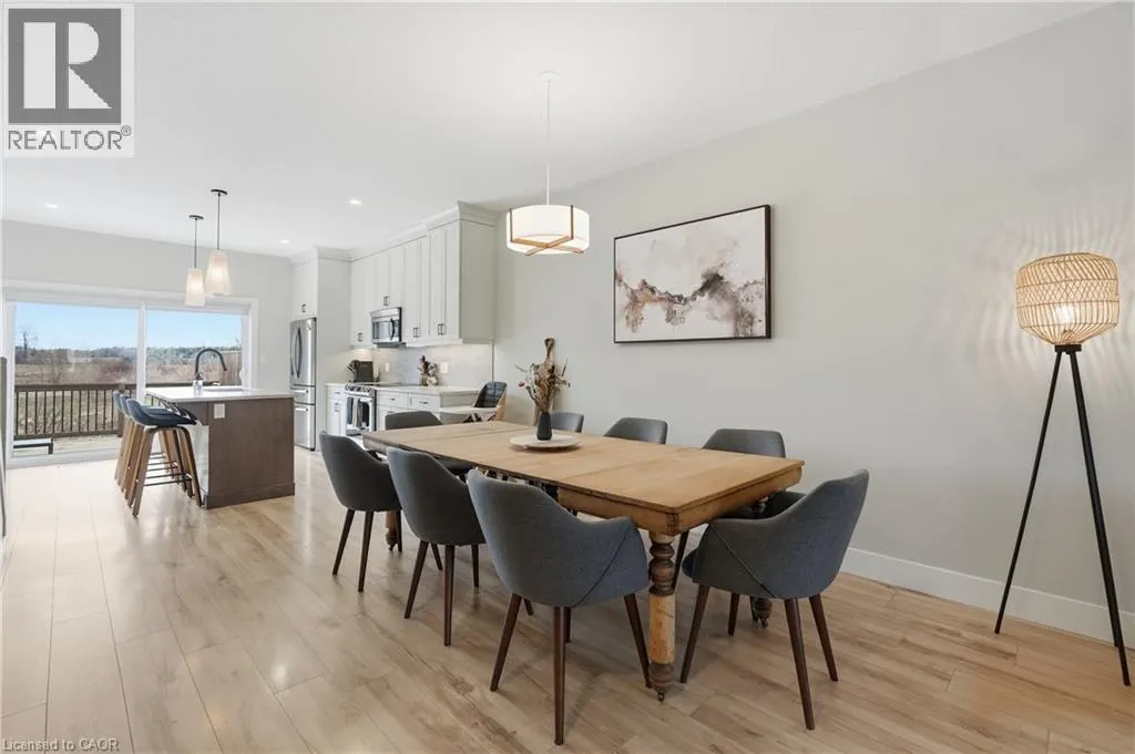 744 NELSON Street W Unit# 4 #4