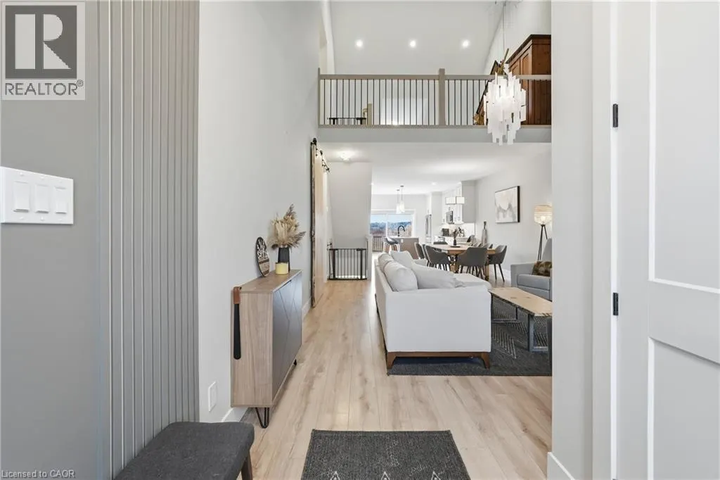 744 NELSON Street W Unit# 4 #4