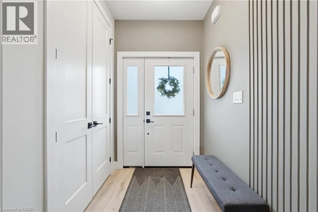 744 NELSON Street W Unit# 4 #4