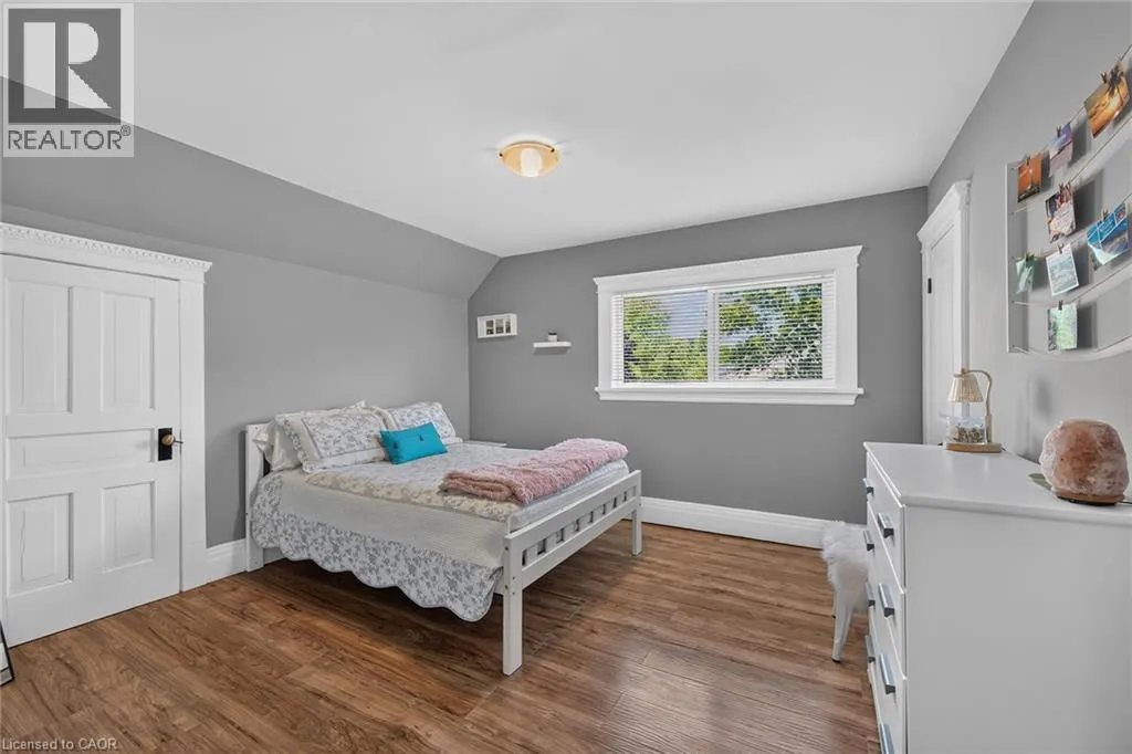 109 HODGKINS Avenue