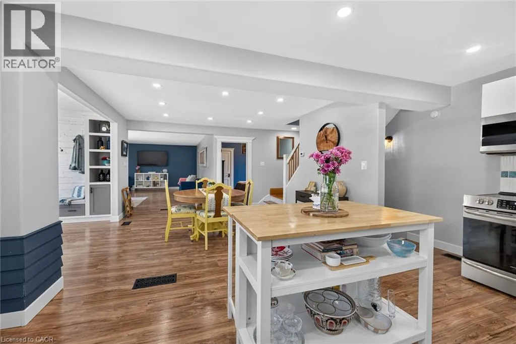 109 HODGKINS Avenue