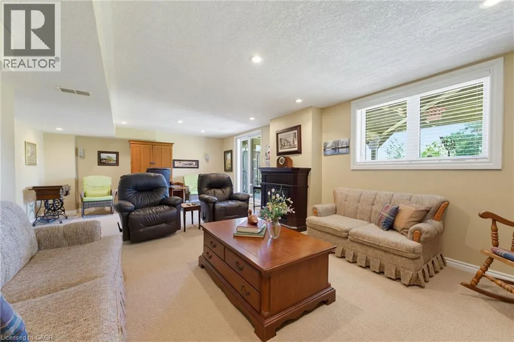 310 SOUTHBROOK Drive Unit# 17 #17