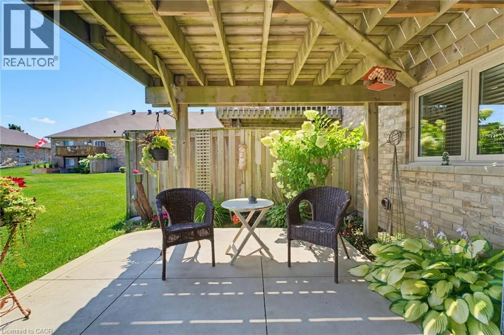 310 SOUTHBROOK Drive Unit# 17 #17