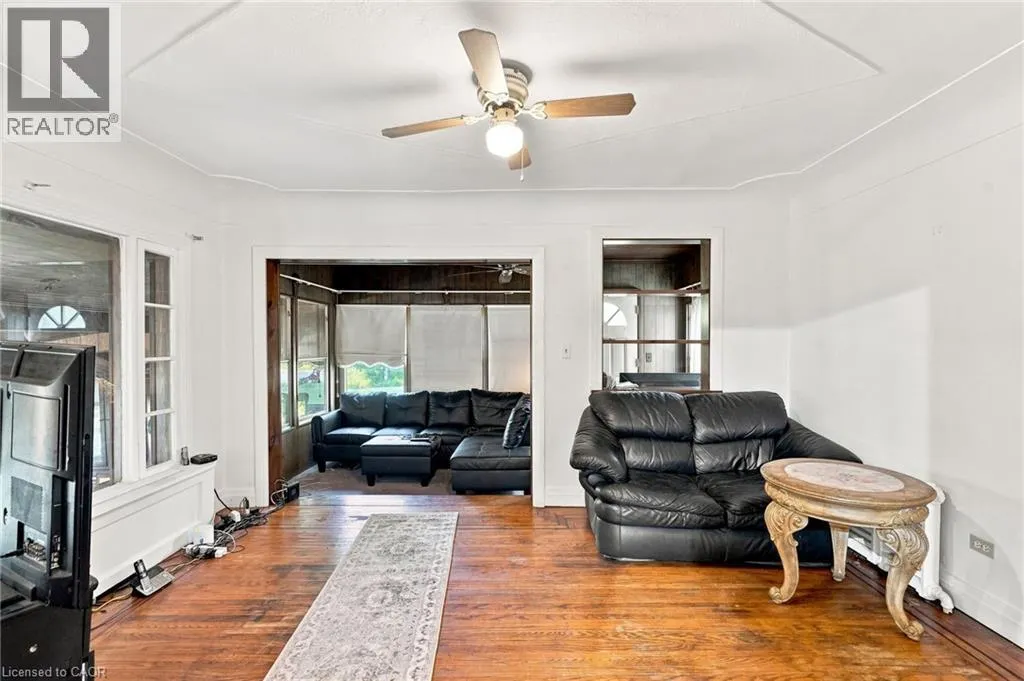 698 YORK Road