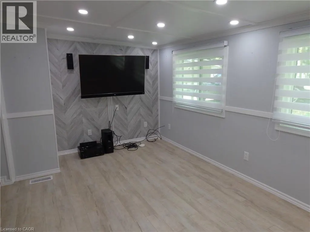1652 PUDDICOMBE Road Unit# 422 #422