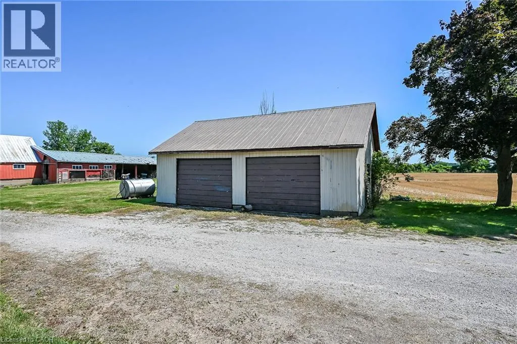 833 LYNN VALLEY Road