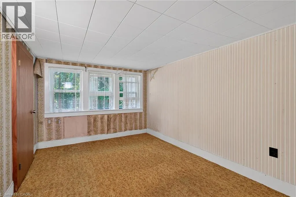 833 LYNN VALLEY Road