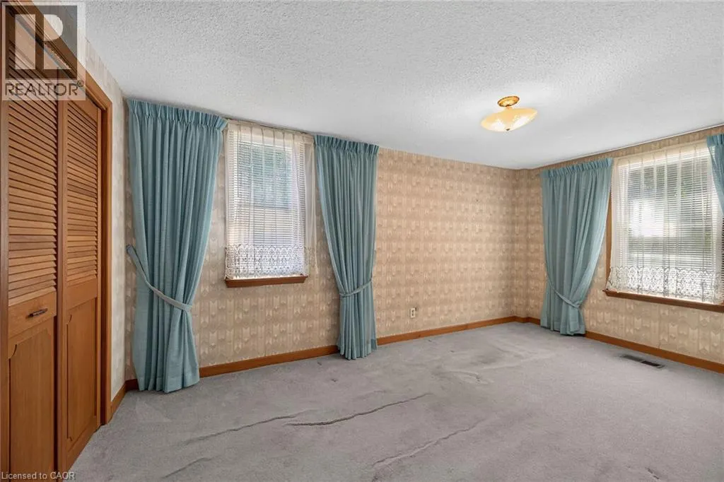 833 LYNN VALLEY Road