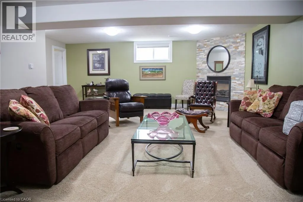 72 WILLOWDALE Crescent