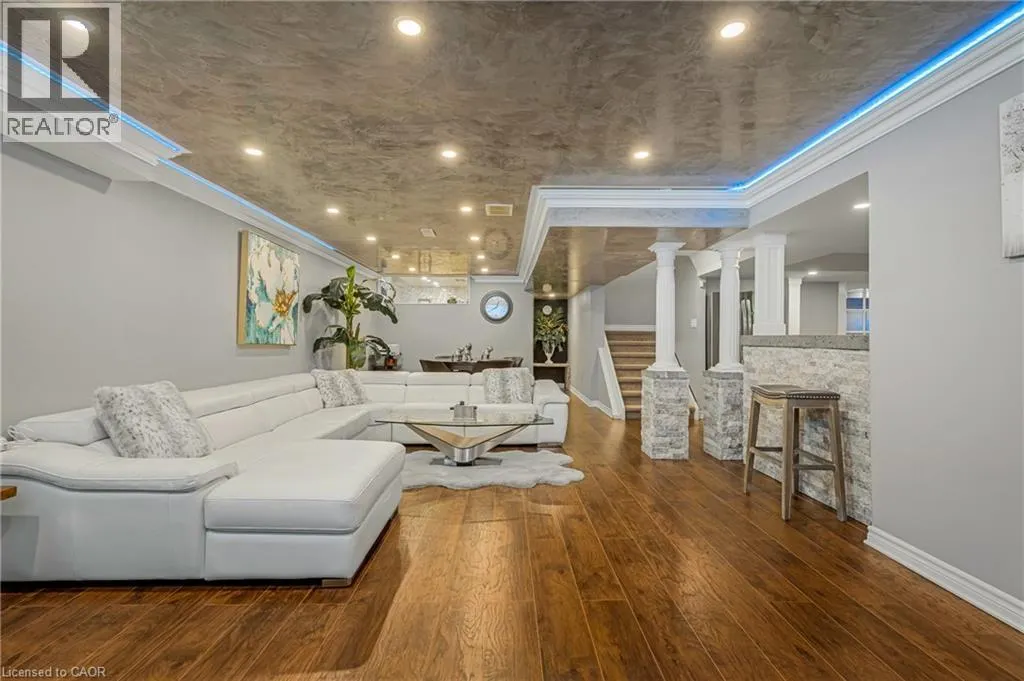 351 HIGHLAND Road W