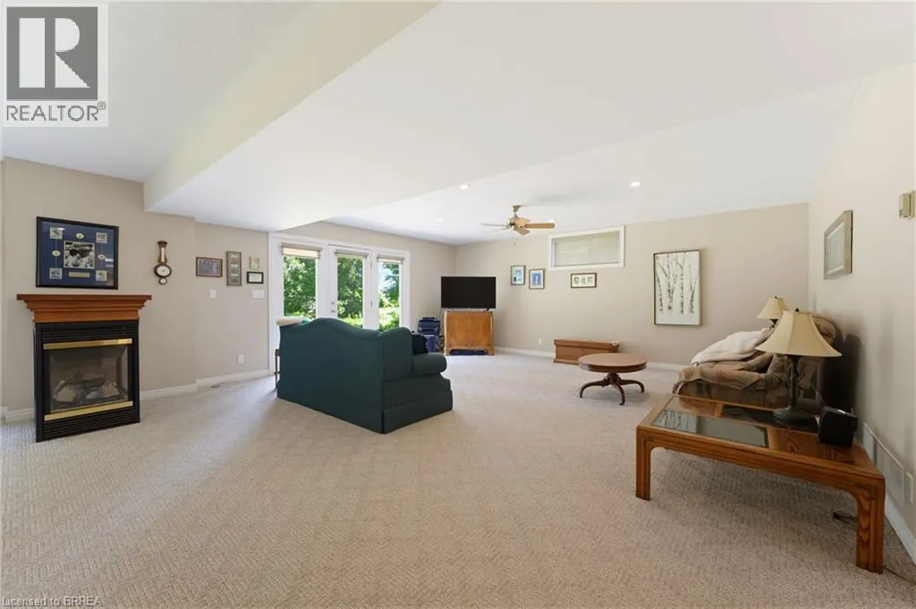 301 GOVERNORS Road E