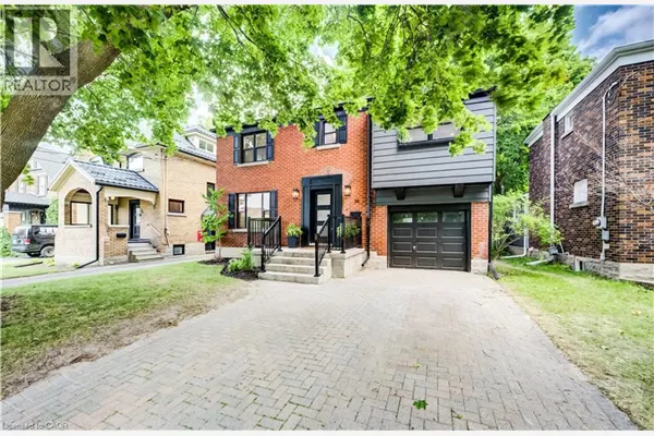 34 MOORE Avenue N