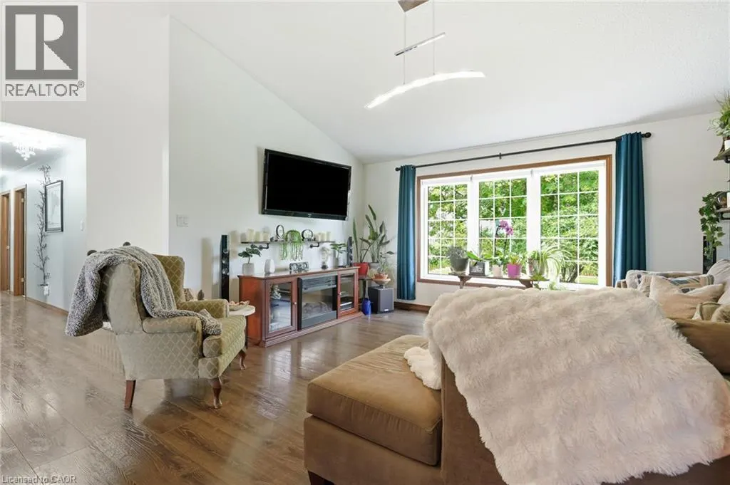 3557 GRIMSBY Road