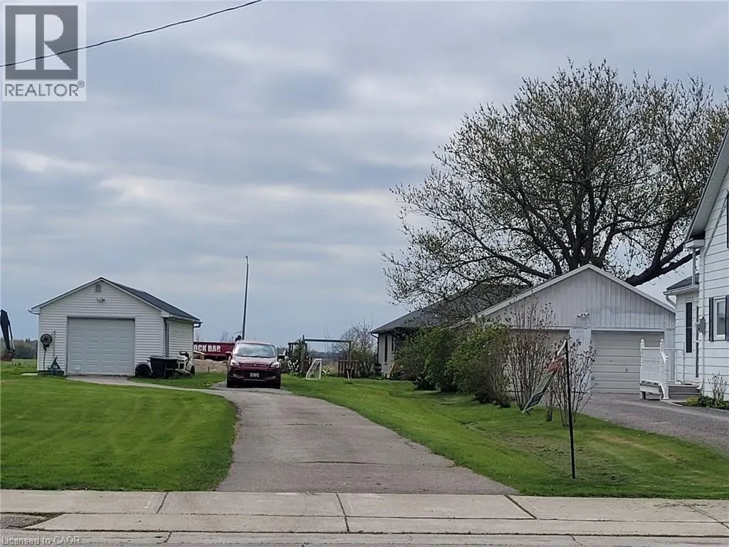 BLK B PL88 ERIE Avenue N