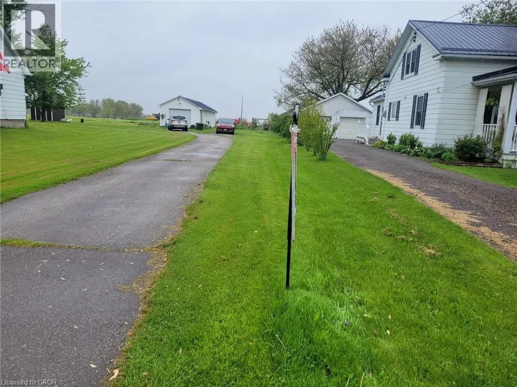 BLK B PL88 ERIE Avenue N