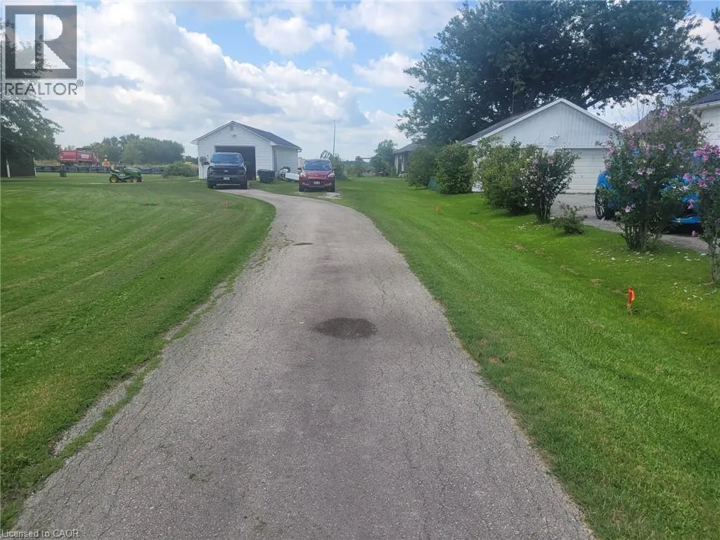 BLK B PL88 ERIE Avenue N