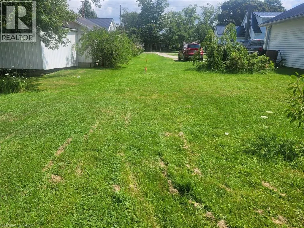 BLK B PL88 ERIE Avenue N