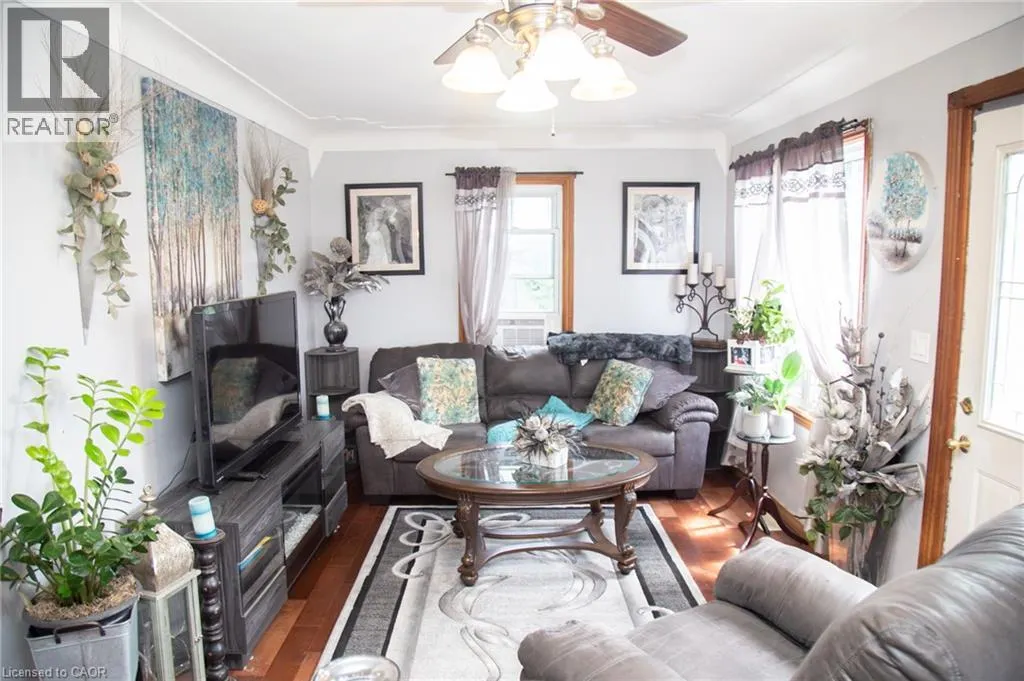 909 WINDHAM RD 13 Road
