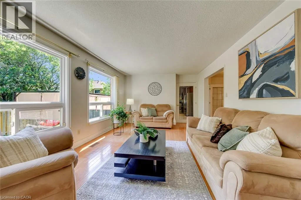 2442 WYNTEN Way