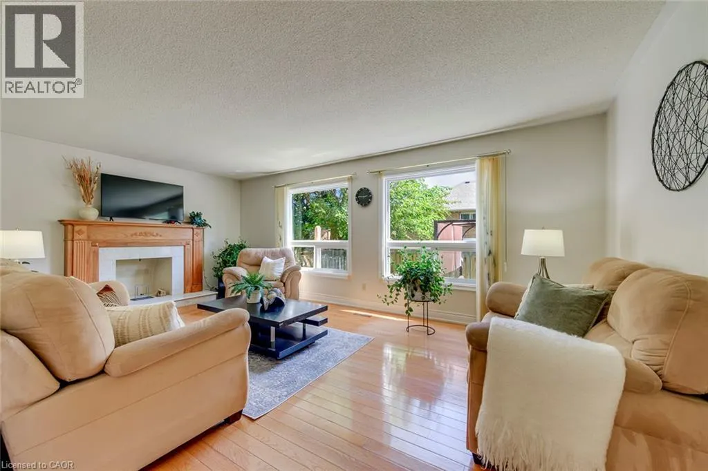 2442 WYNTEN Way