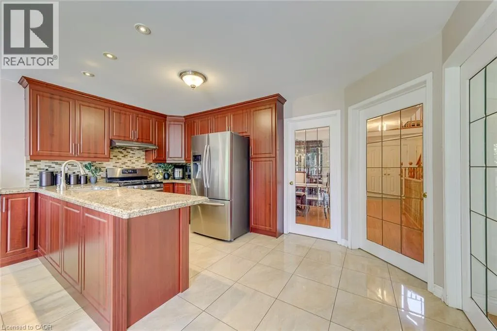 2442 WYNTEN Way