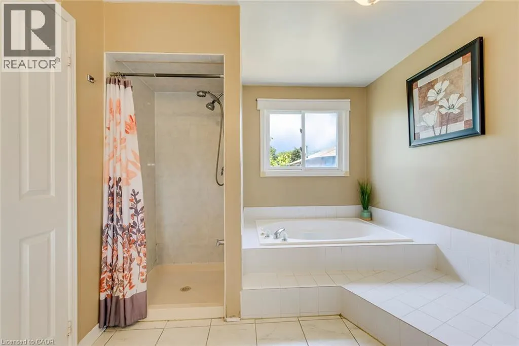 2442 WYNTEN Way