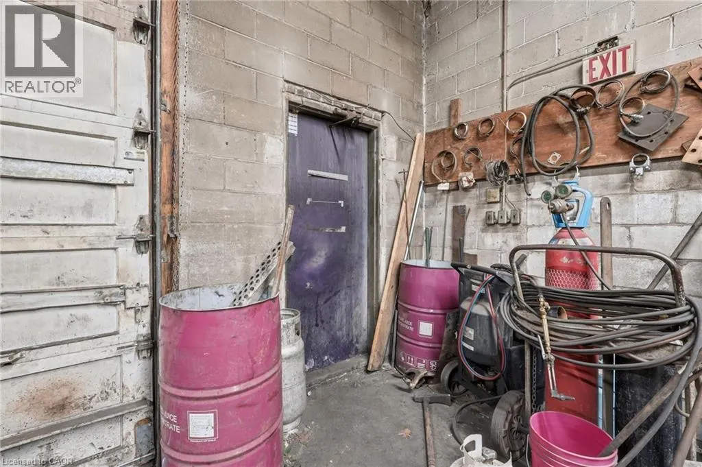 25 KENMORE Avenue