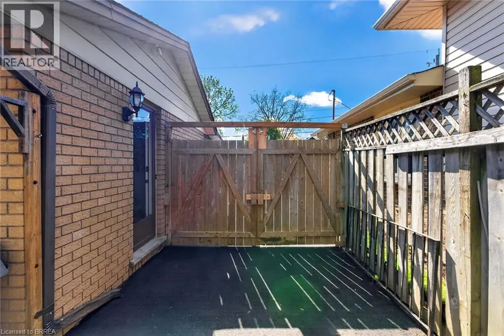 17B EMILIE Street