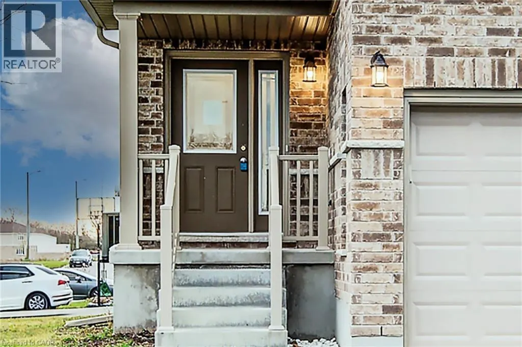 77 JOHN BRABSON Crescent
