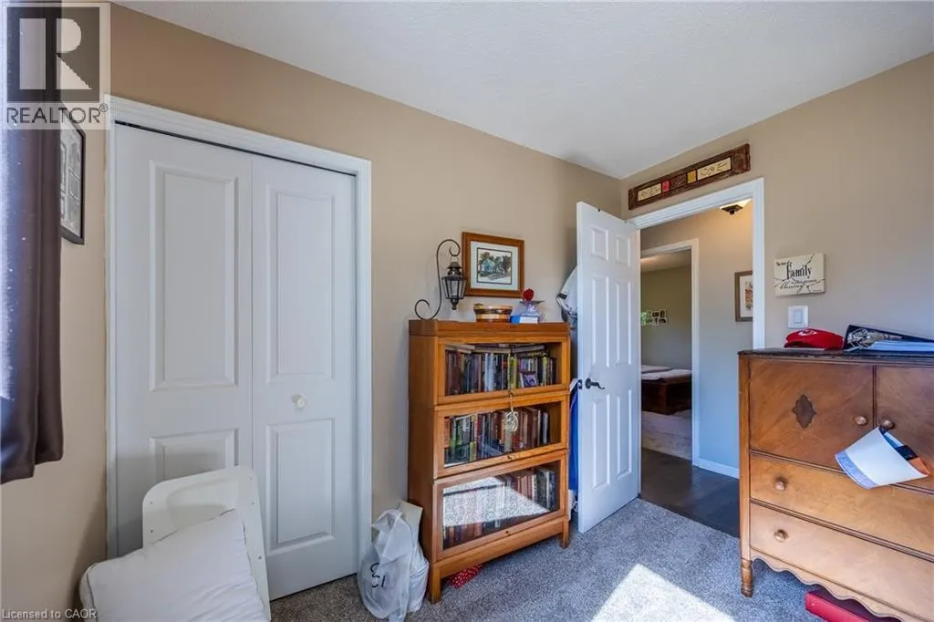 307 ORKNEY Street W