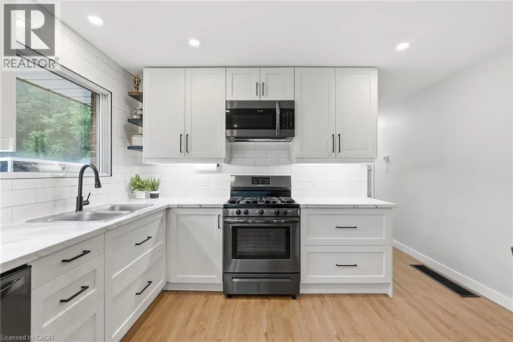 10 TAYLOR Crescent