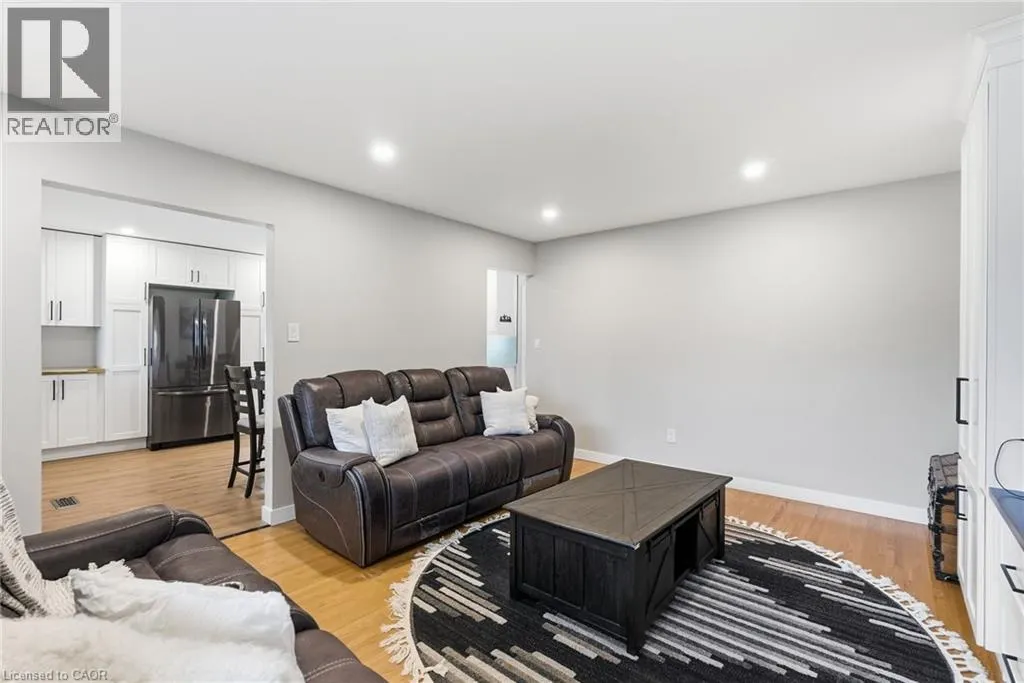 10 TAYLOR Crescent