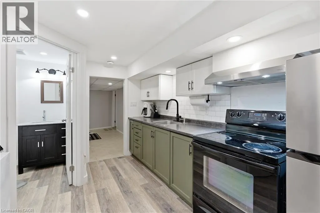 10 TAYLOR Crescent